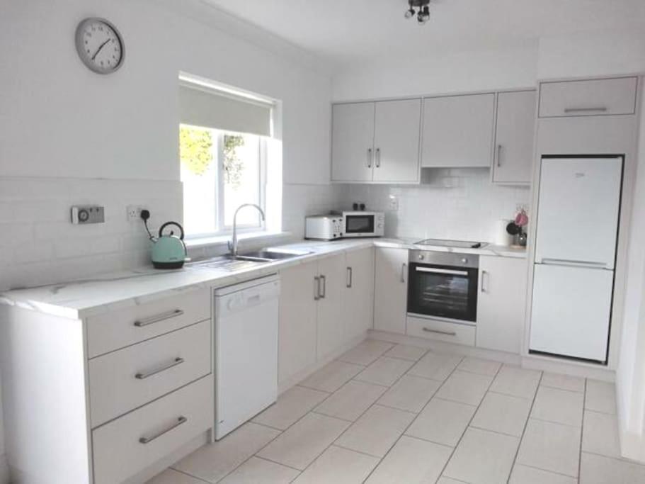 Townhouse Clifden: Located In The Heart Of Connemara Βίλα Εξωτερικό φωτογραφία